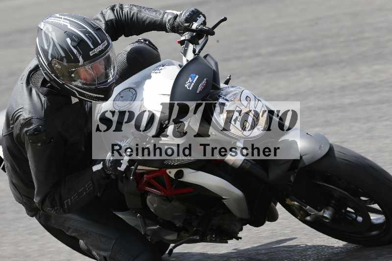 /21 17.06.2026  Ducati Schweiz Track Warmup ADR/Gruppe blau/52
